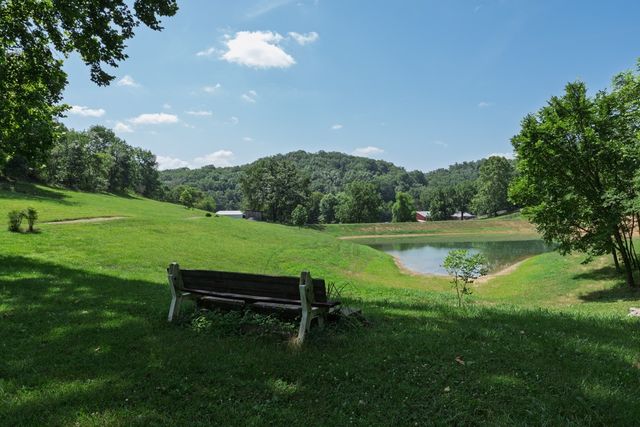 517 Collier Ln, Gallatin, TN 37066