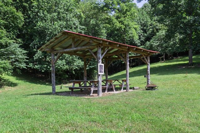 517 Collier Ln, Gallatin, TN 37066