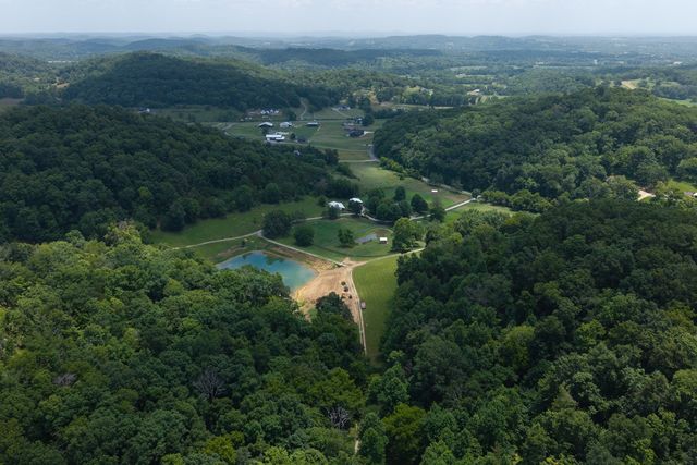 517 Collier Ln, Gallatin, TN 37066
