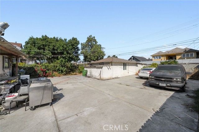 3100 Brighton, Los Angeles, CA 90018