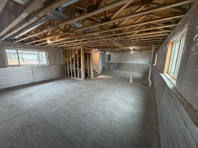 1635 Squirrel Way, New Richmond, WI 54017