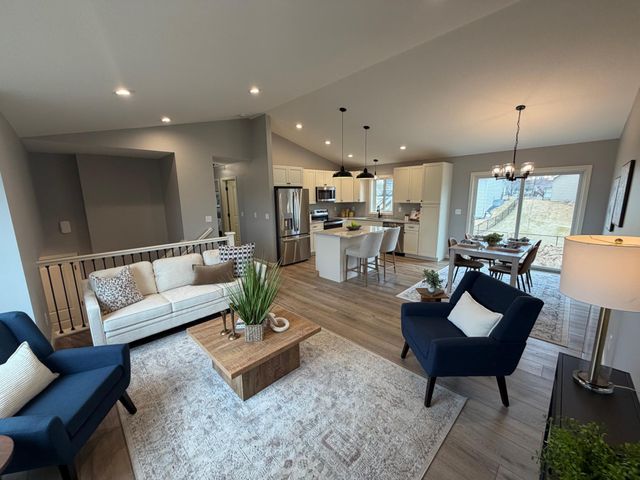 1635 Squirrel Way, New Richmond, WI 54017