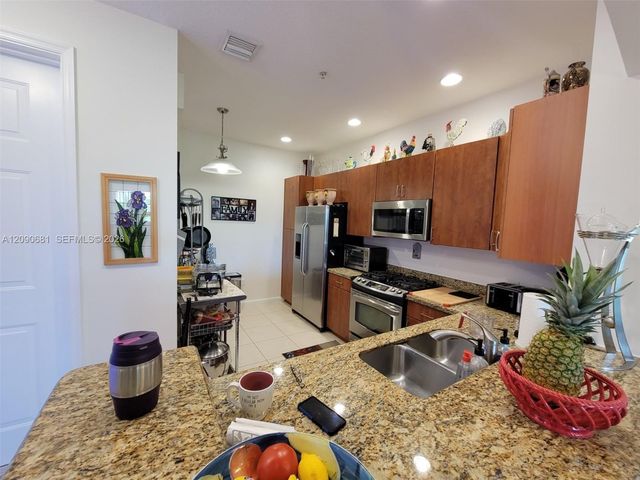 3020 NW 125th Avenue 319, Sunrise, FL 33323