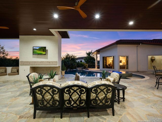 131 CHAMPIONS BEND, San Antonio, TX 78258