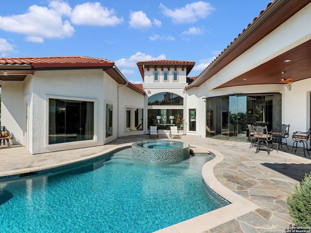 131 CHAMPIONS BEND, San Antonio, TX 78258