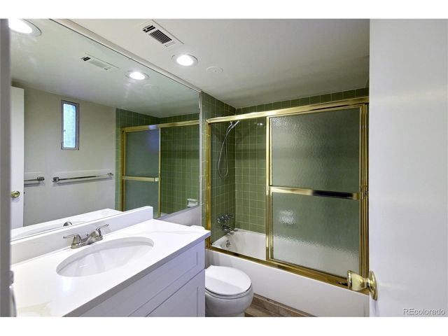 8060 E Girard Ave 102, Denver, CO 80231