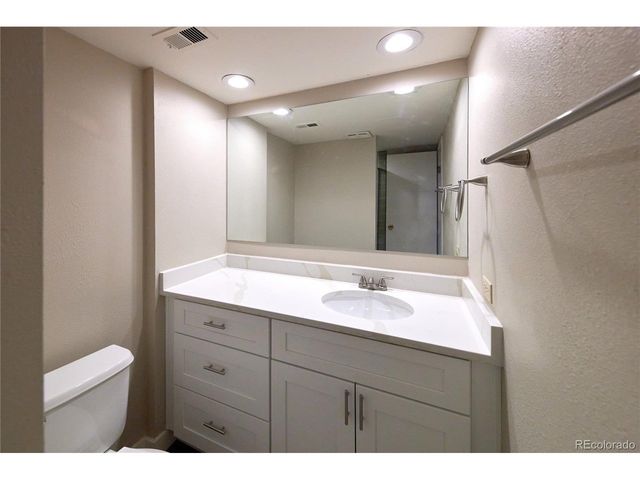 8060 E Girard Ave 102, Denver, CO 80231