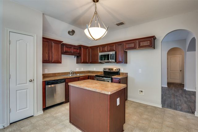 110 Enchanted Forest Drive, Wylie, TX 75098
