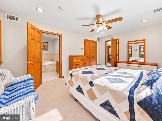 26 RUES RD, Cream Ridge, NJ 08514