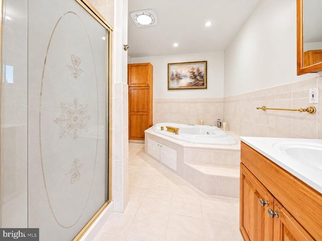 26 RUES RD, Cream Ridge, NJ 08514