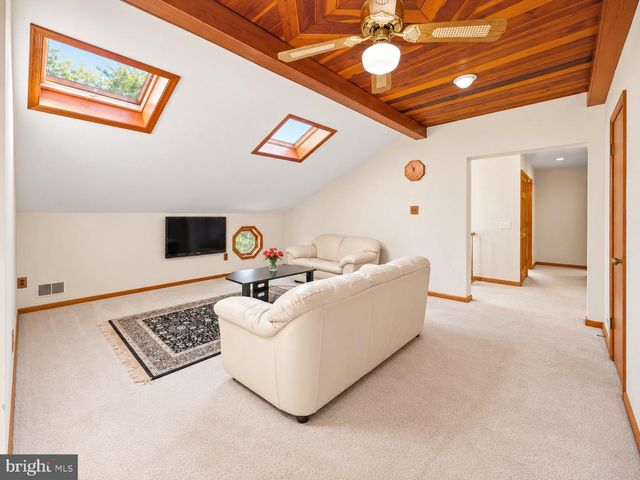 26 RUES RD, Cream Ridge, NJ 08514