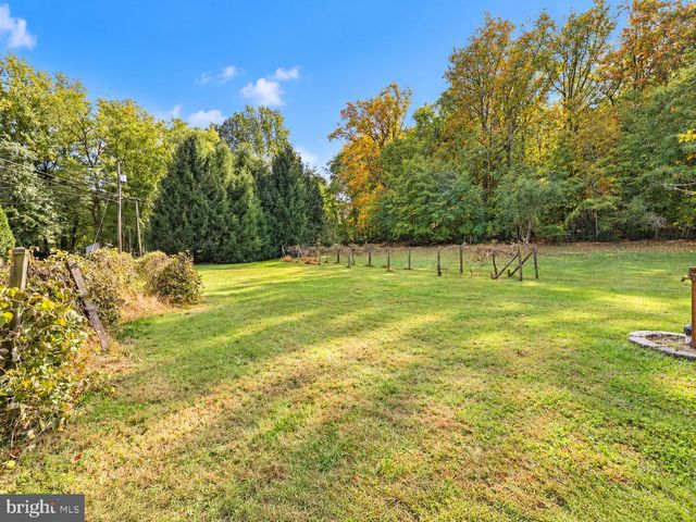 26 RUES RD, Cream Ridge, NJ 08514