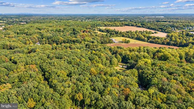 26 RUES RD, Cream Ridge, NJ 08514