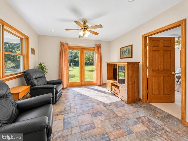 26 RUES RD, Cream Ridge, NJ 08514