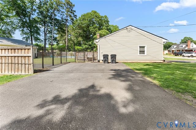 1012 North Ave, Hopewell, VA 23860