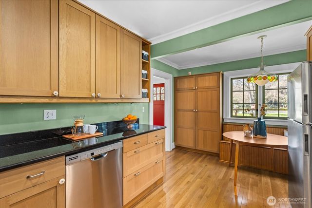 810 NE Ravenna Boulevard, Seattle, WA 98115