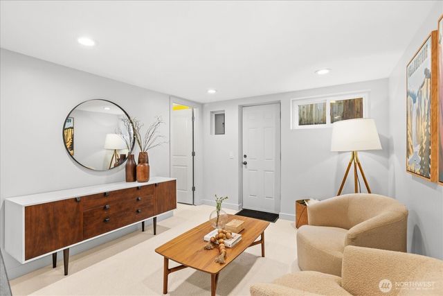 810 NE Ravenna Boulevard, Seattle, WA 98115