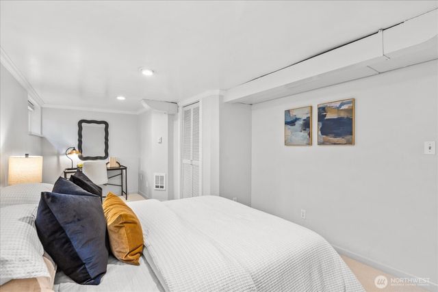 810 NE Ravenna Boulevard, Seattle, WA 98115