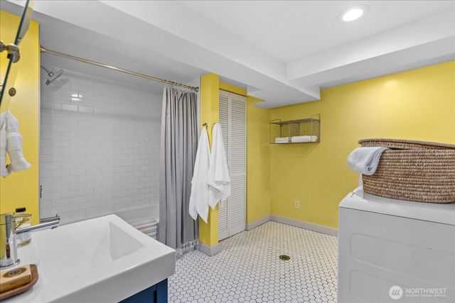 810 NE Ravenna Boulevard, Seattle, WA 98115