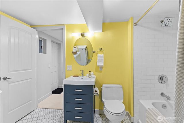 810 NE Ravenna Boulevard, Seattle, WA 98115