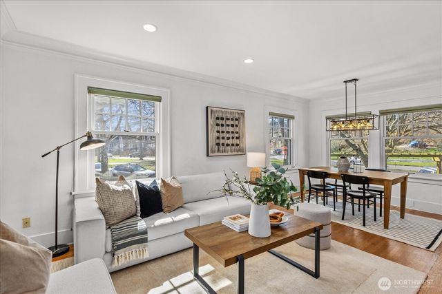 810 NE Ravenna Boulevard, Seattle, WA 98115