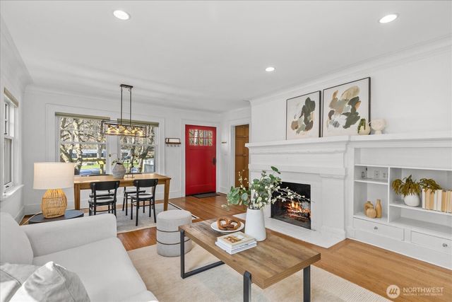 810 NE Ravenna Boulevard, Seattle, WA 98115