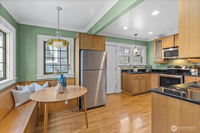 810 NE Ravenna Boulevard, Seattle, WA 98115