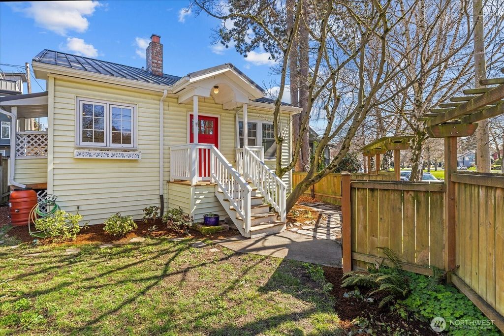 810 NE Ravenna Boulevard, Seattle, WA 98115