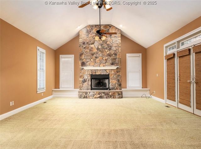 1006 Crestmont Road, Hurricane, WV 25526