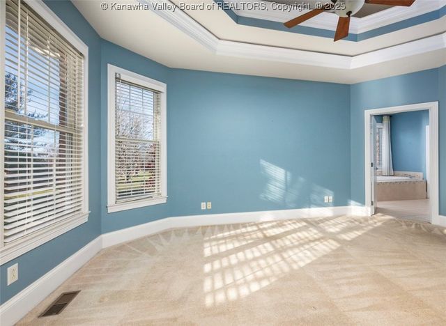 1006 Crestmont Road, Hurricane, WV 25526