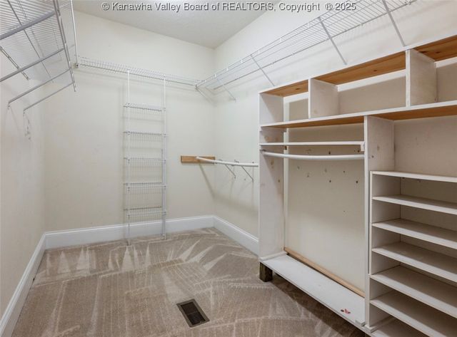 1006 Crestmont Road, Hurricane, WV 25526