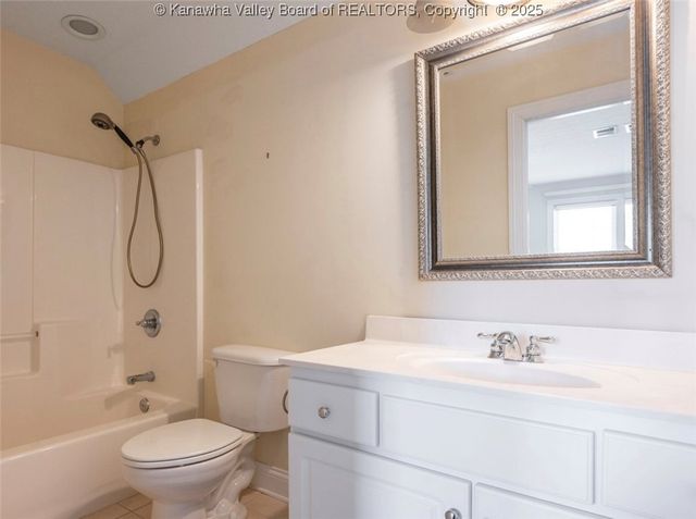 1006 Crestmont Road, Hurricane, WV 25526