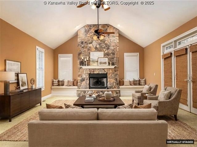 1006 Crestmont Road, Hurricane, WV 25526