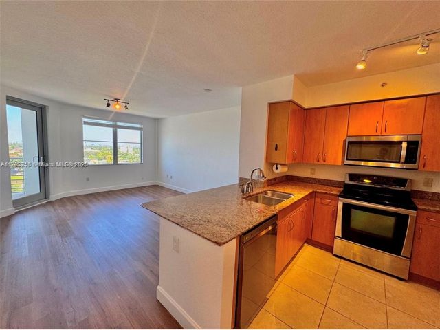 1830 Radius Dr 810, Hollywood, FL 33020