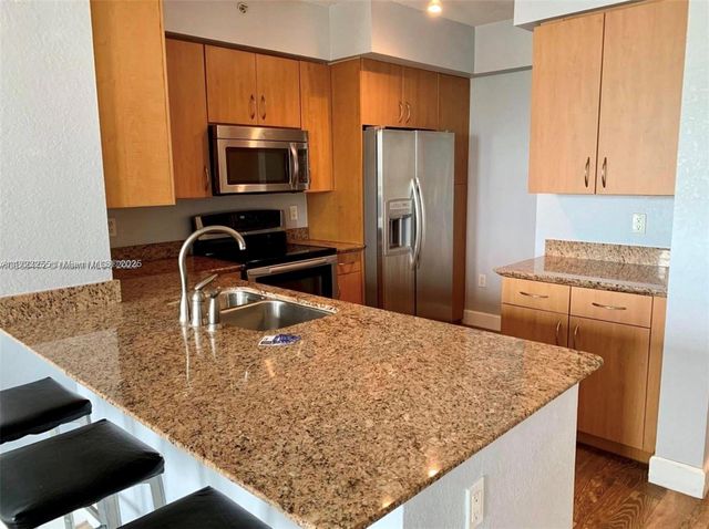 1830 Radius Dr 810, Hollywood, FL 33020