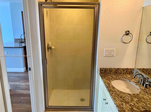 1830 Radius Dr 810, Hollywood, FL 33020