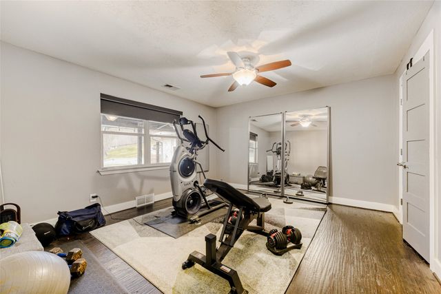 3919 S Franklin Street, Dallas, TX 75233