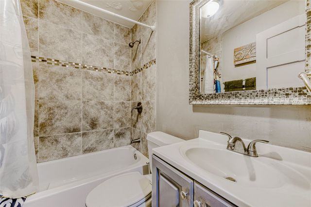 3919 S Franklin Street, Dallas, TX 75233