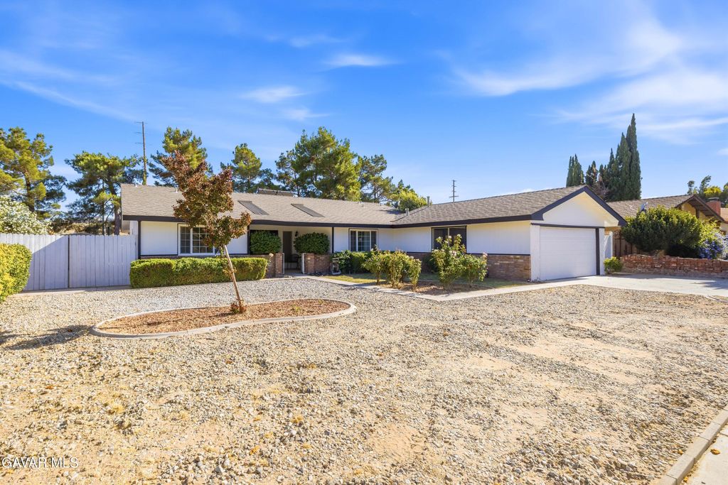 556 Callet Street, Palmdale, CA 93551
