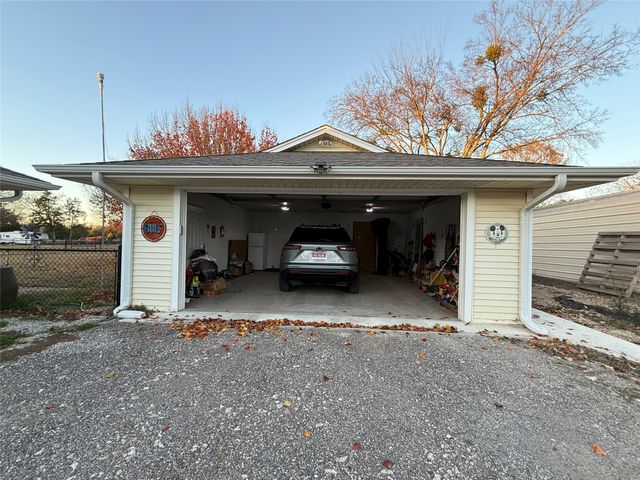 332 Vz County Road 3439, Wills Point, TX 75169