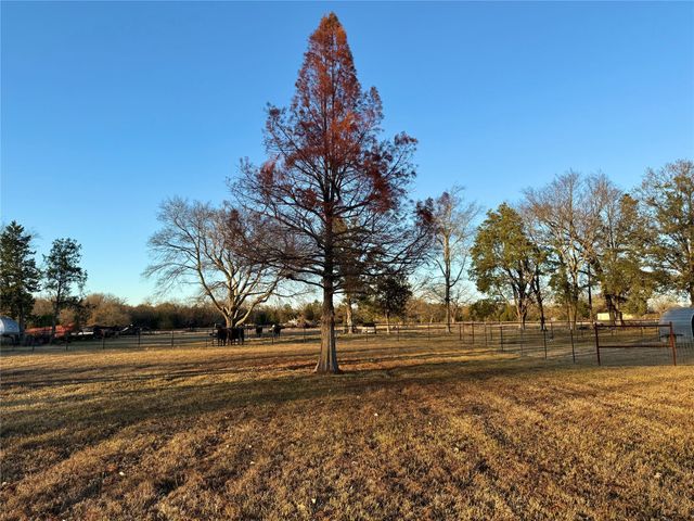 332 Vz County Road 3439, Wills Point, TX 75169