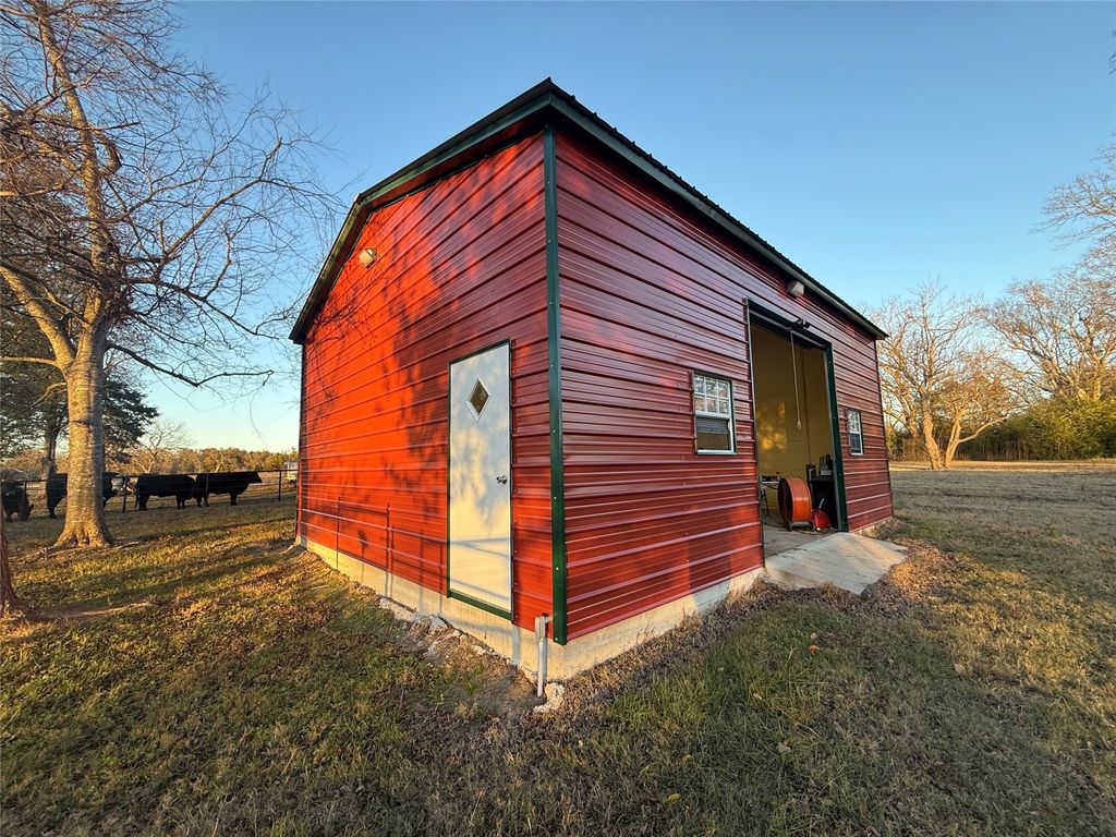 332 Vz County Road 3439, Wills Point, TX 75169