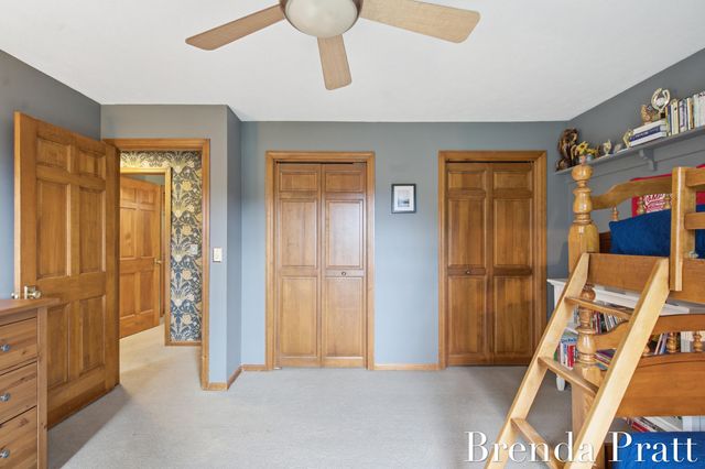 5274 Crooked Pine Drive SW, Grandville, MI 49418