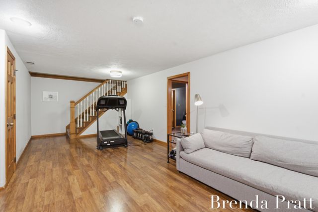 5274 Crooked Pine Drive SW, Grandville, MI 49418