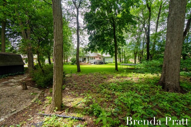 5274 Crooked Pine Drive SW, Grandville, MI 49418