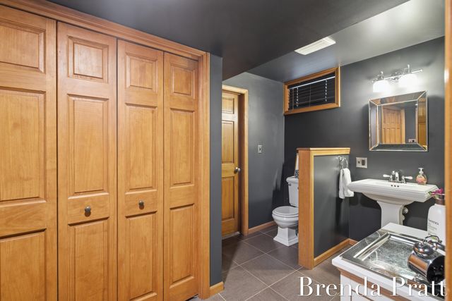 5274 Crooked Pine Drive SW, Grandville, MI 49418