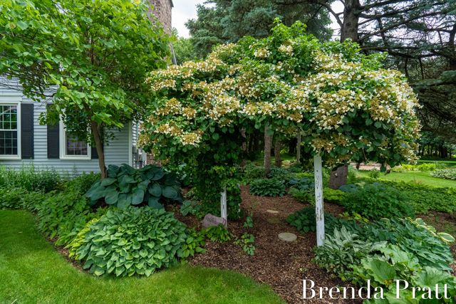 5274 Crooked Pine Drive SW, Grandville, MI 49418