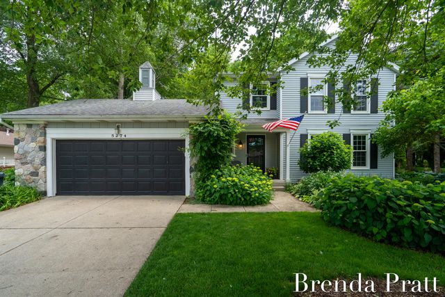 5274 Crooked Pine Drive SW, Grandville, MI 49418