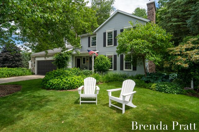 5274 Crooked Pine Drive SW, Grandville, MI 49418