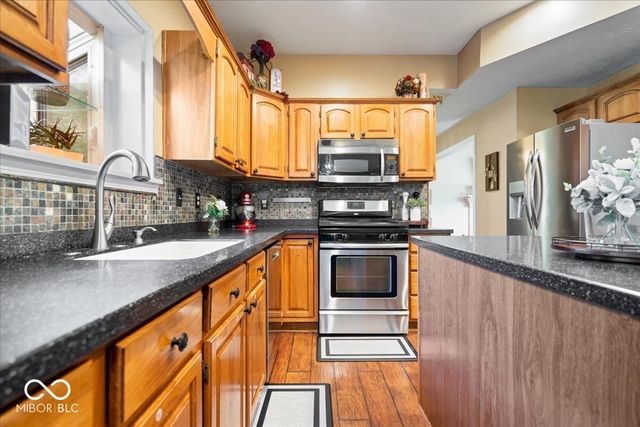 7802 Santolina Drive, Indianapolis, IN 46237